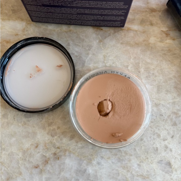Kevyn Aucoin Foundation Balm Light FB4.5 - Picture 4 of 4